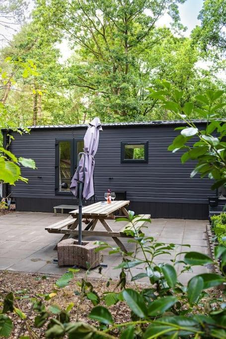 Prachtig Chalet In De Bossen Nunspeet Eksteriør billede